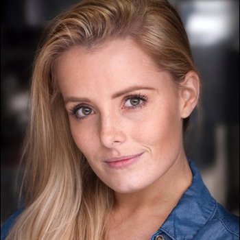 Vikki Earle