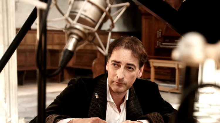 Alistair McGowan: The Piano Show on Stagedoor