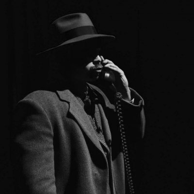 A Shoddy Detective & The Art of Deception on Stagedoor