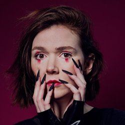 Elf Lyons: Raven