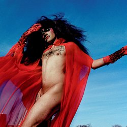 Glamrou: From Quran to Queen