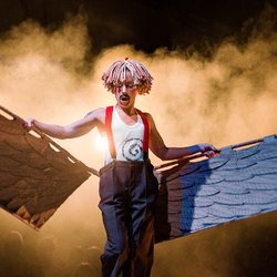 Kneehigh's Ubu - A sing-along satire.