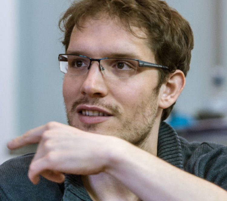 Robert Icke