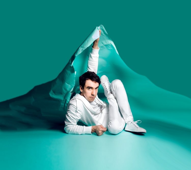 Adam Hess: Seahorse on Stagedoor