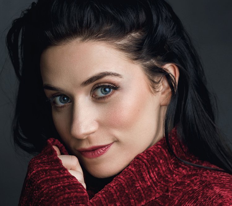 Sunday Favourites: Danielle Hope on Stagedoor