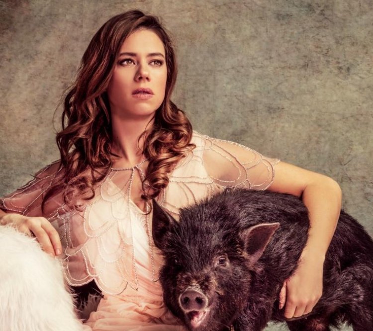 Lou Sanders: Shame Pig on Stagedoor